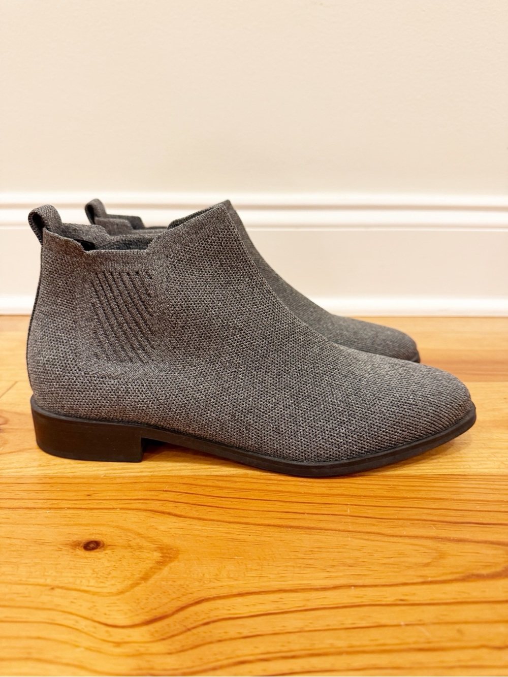 Vivaia Ryan Boots Womens 40 9 Gray Knit Ankle Square Toe Water Repellent Bootie